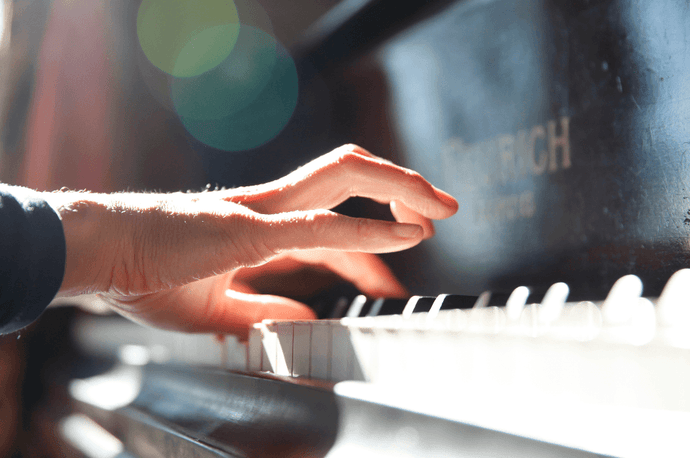 10 Techniques To Help You Play Piano Songs Like A Professional Pianist